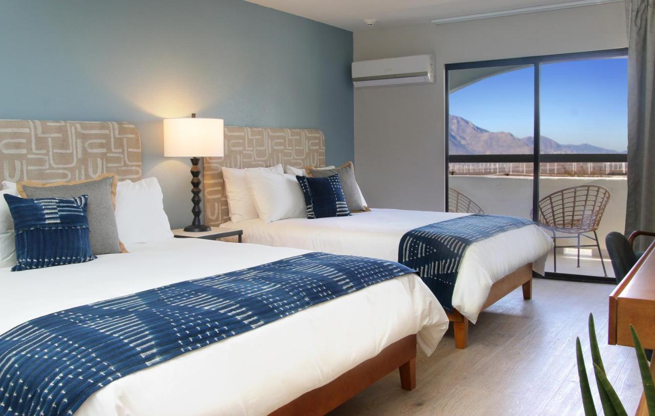 Resort Azure Palm Hot Springs 3*